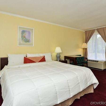 Americas Best Value Inn บริดจ์วอเตอร์ ภายนอก รูปภาพ